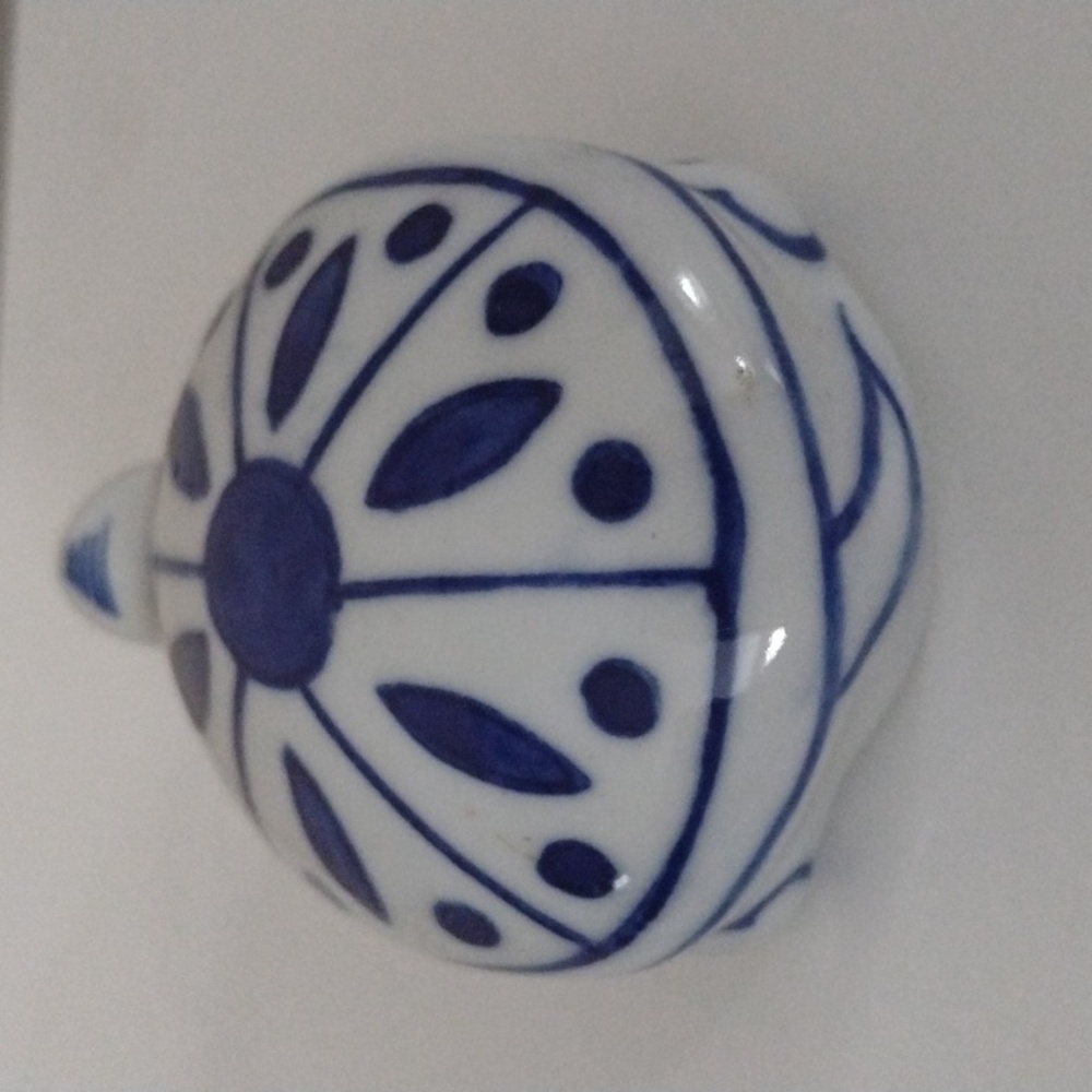 Turtle Chinese Style Hand Painted Blue & White 1" T 2.5 W 3" L - Picture 3 of 6